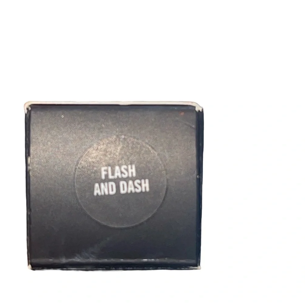 MAC new in box Flash & Dash glitter eye shadow.